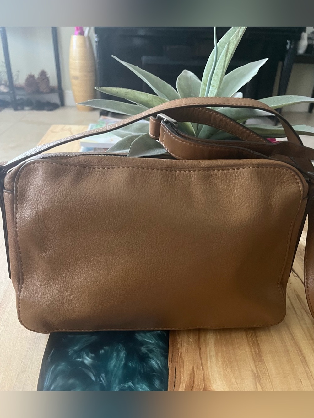 Fossil Riley Caramel Brown Leather Crossbody with Front Buckle Pockets - Picture 12 of 16